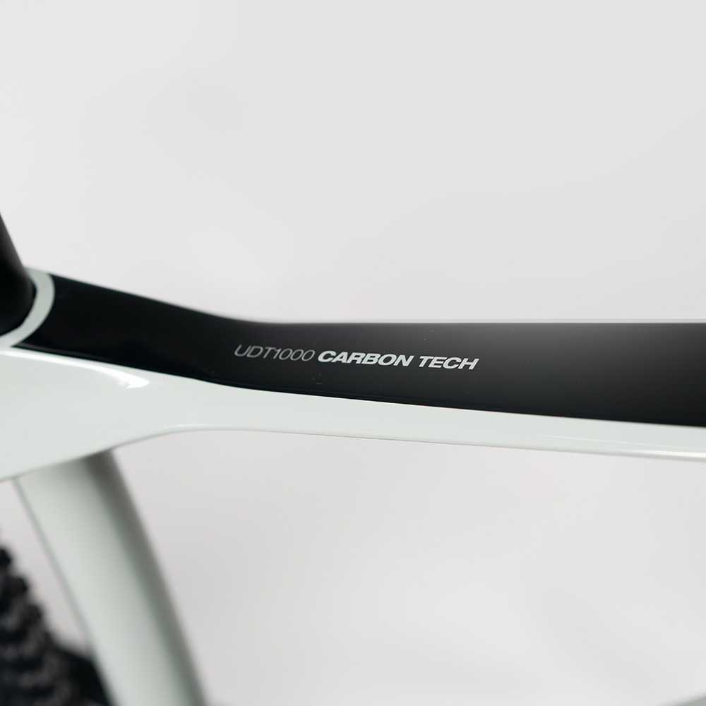 Cuadro de carbono monocasco T1000